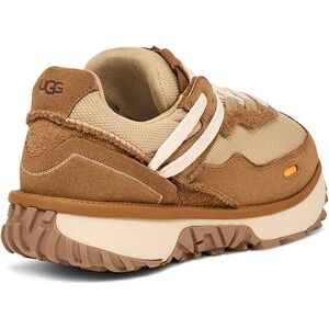 UGG Retrofi Low sneakers in the Ceramic/Chestnut colorway